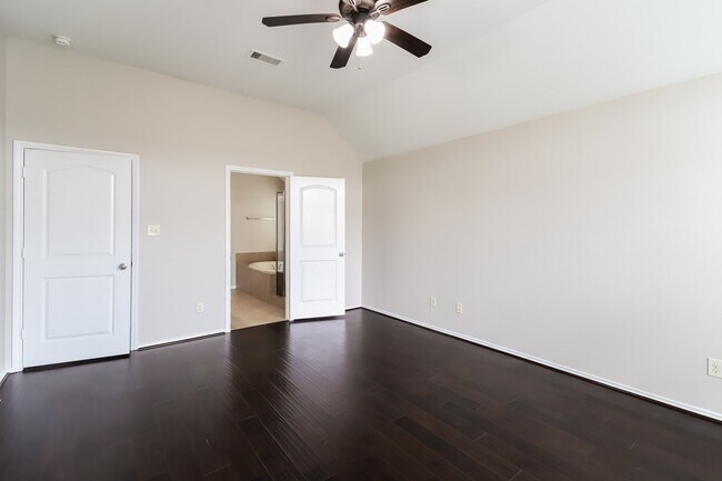 Building Photo - 26122 Serenity Oaks Dr