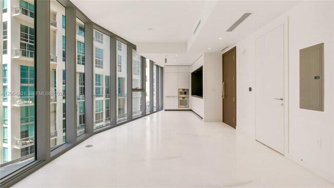 Building Photo - 300 Biscayne Blvd Way