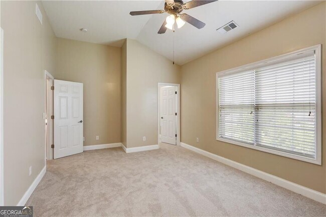 Building Photo - 5060 Windcrest Ln