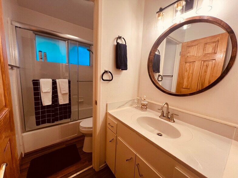 Building Photo - 1637 Rawhide Dr