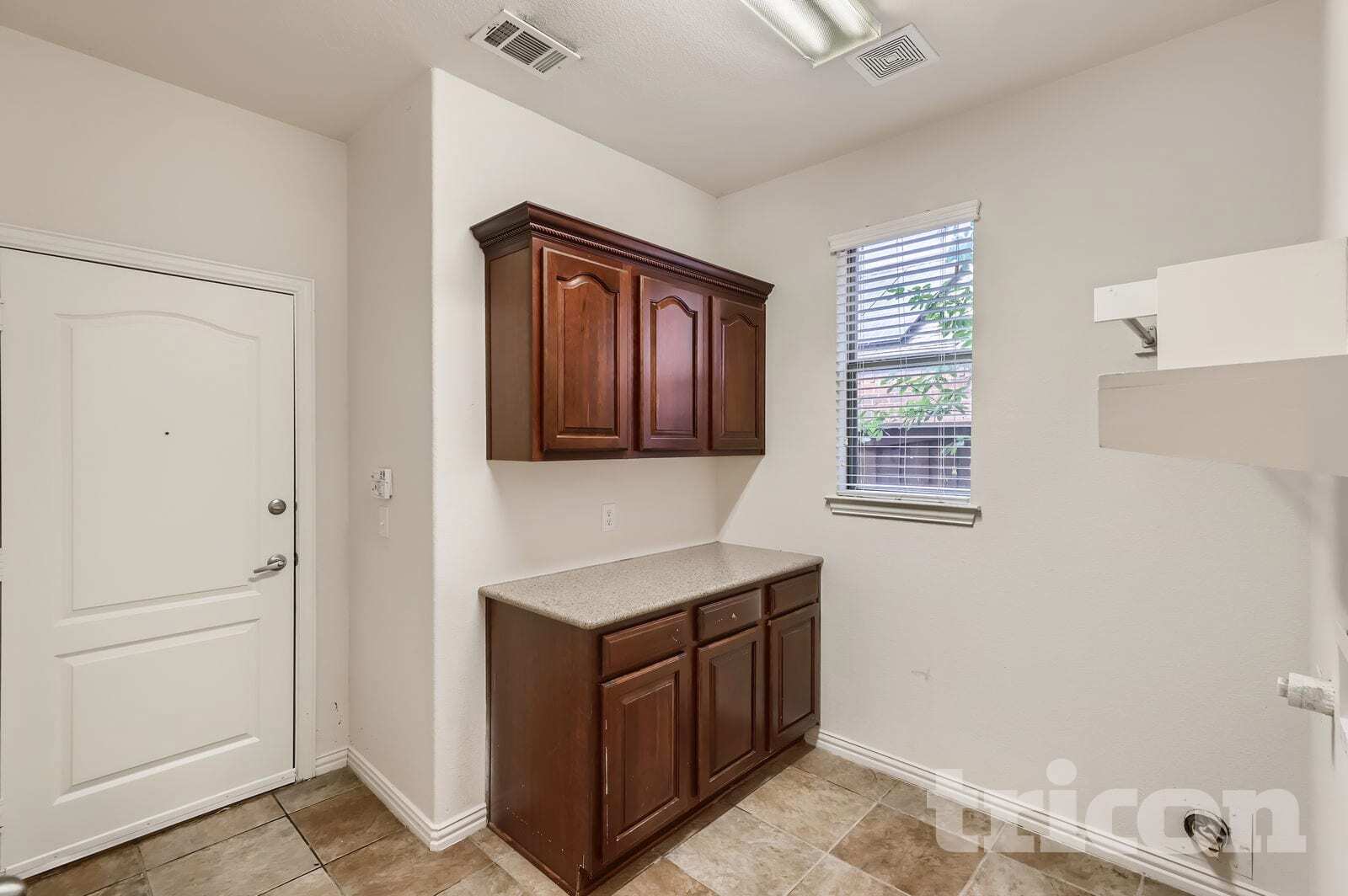 Building Photo - 8698 Fisher Dr