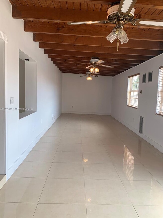 Building Photo - 1130 SW 73rd Ave