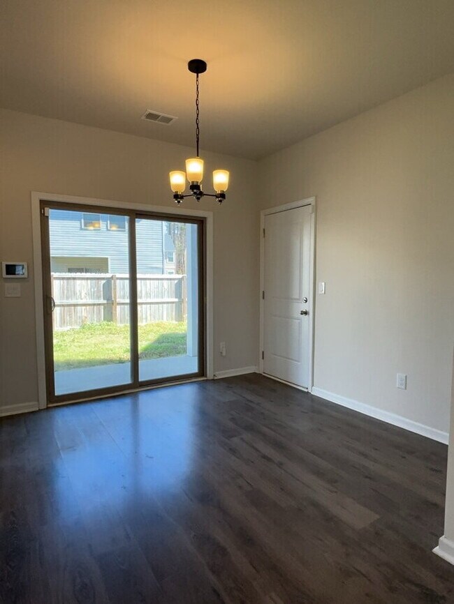 Building Photo - 1012 Berry Patch Cir