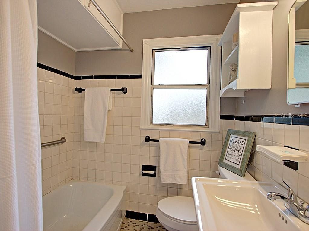 Bathroom #1 - 604 N Kentucky Ave