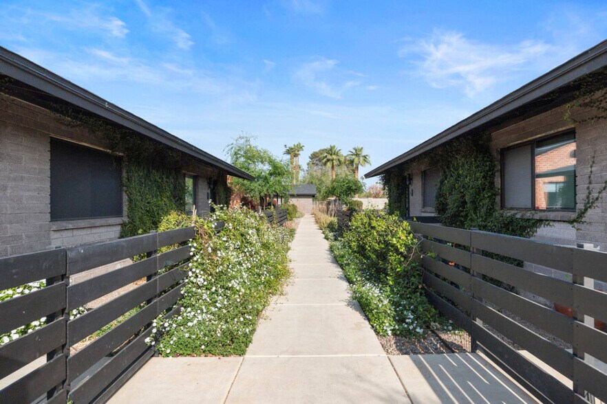 Building Photo - 4403 N 13th Pl