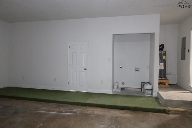 Building Photo - 707 N Foley St