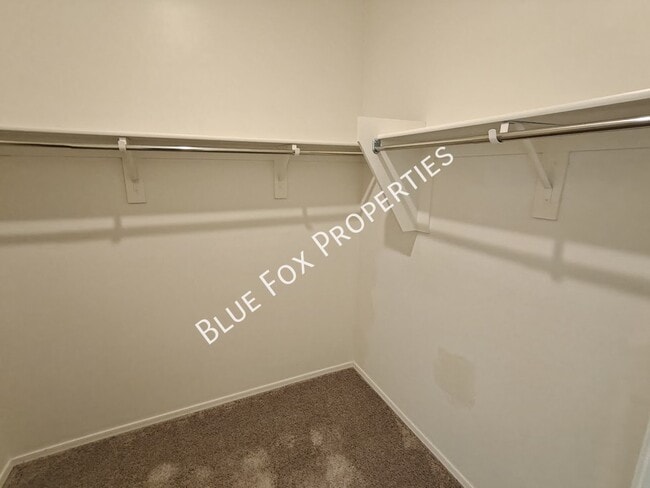 Building Photo - 5525 W Lazy Farm Dr