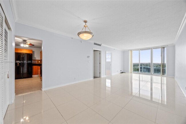 Building Photo - 3000 S Ocean Dr