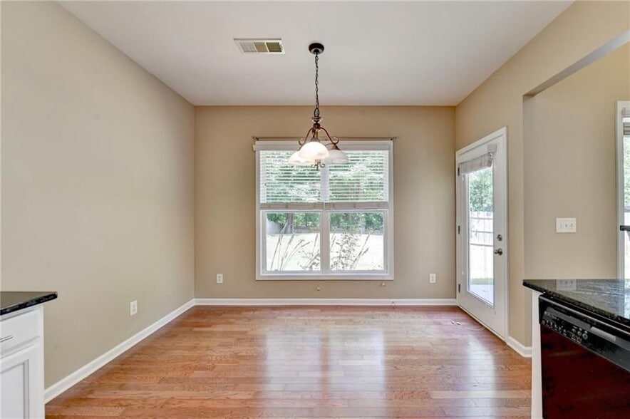 Building Photo - 5740 CRESTWICK