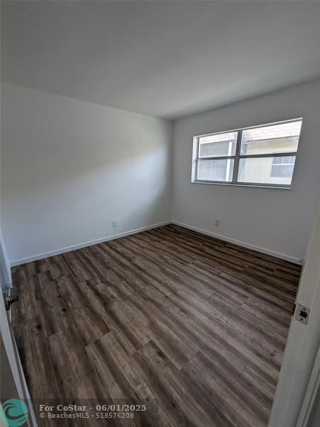 Building Photo - 1421 NW 45th St