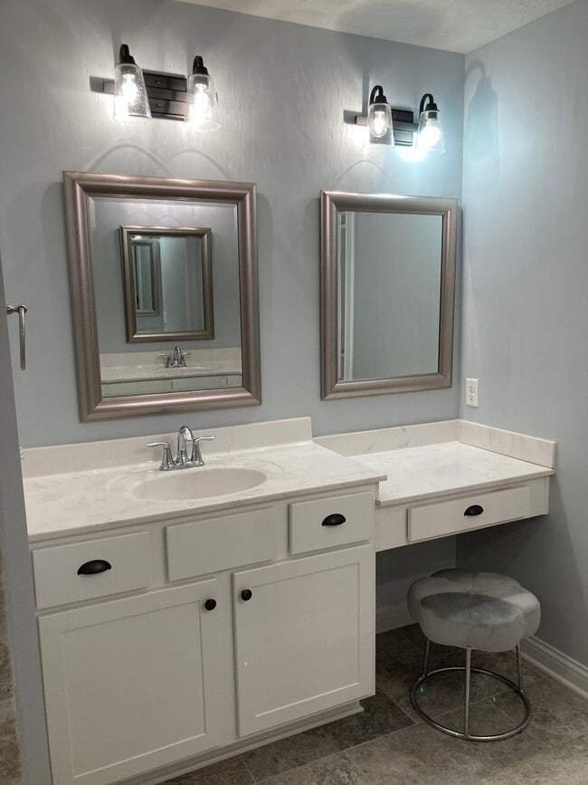 Building Photo - 241 Butterfield Dr