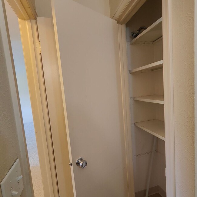 Building Photo - Condo Available At Chateau Village West wi...