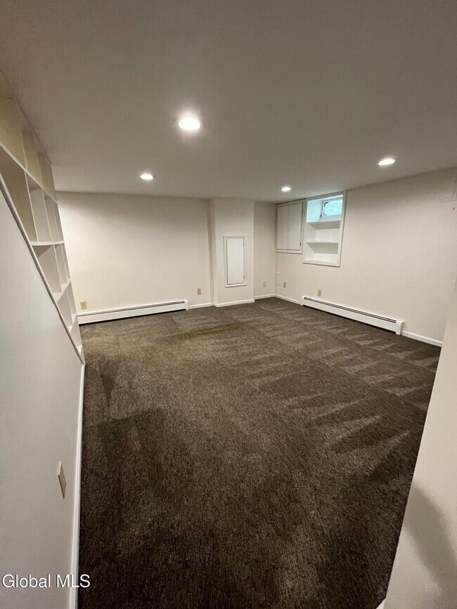 Building Photo - 36 Glenville St