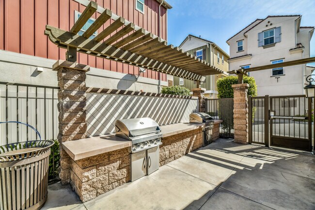 Building Photo - 211 W Tribella Ct