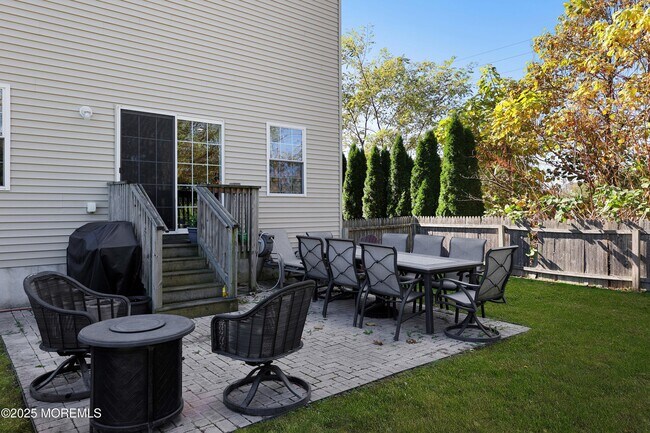 Building Photo - 159 Hulick St