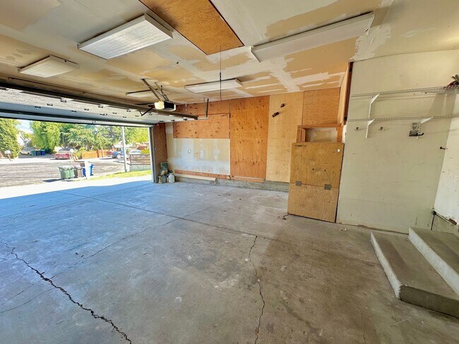Building Photo - 3648 San Lisa Ct