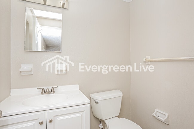 Building Photo - 327 Bonnlyn Dr