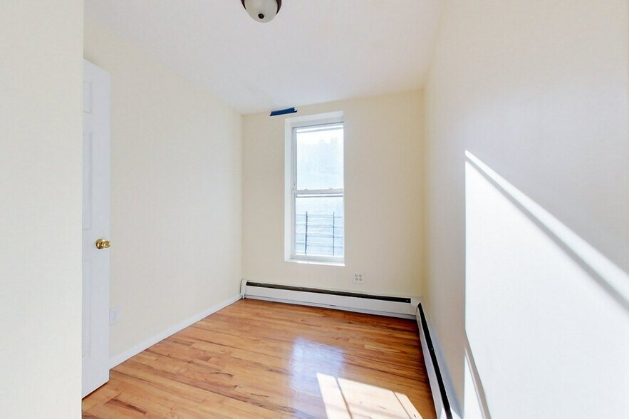Building Photo - 106 Rockaway Ave