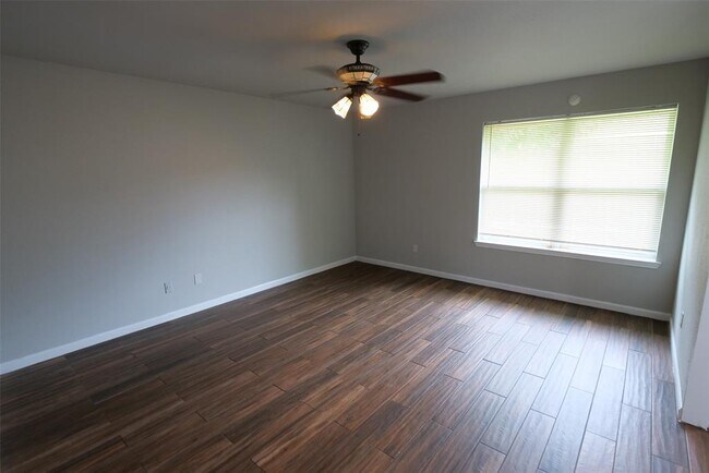 Building Photo - 15311 Mondrian Dr