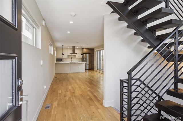 Building Photo - 1386 Zenobia St