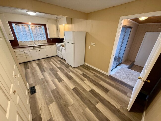 Building Photo - Orchards Home with a View