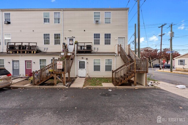 Building Photo - 128 Remsen Ave