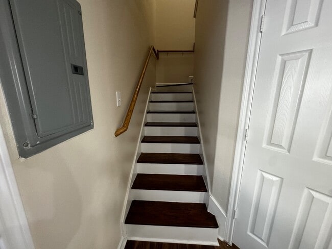 Building Photo - 24595 Gilbert Dr