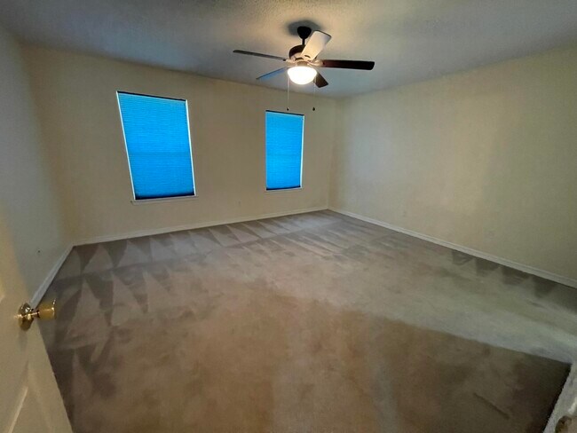 Building Photo - 1228 Ego Dr