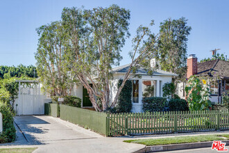 Building Photo - 1038 25th St