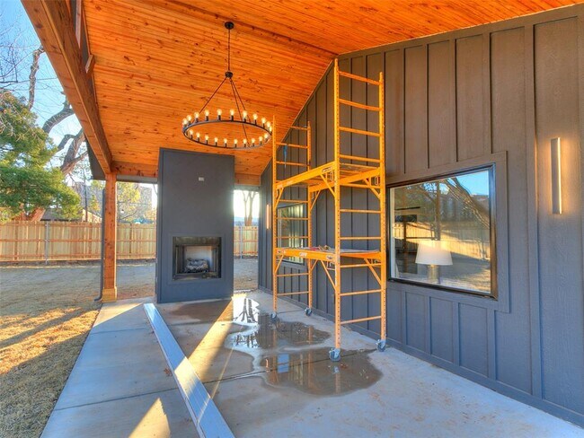 Building Photo - 2101 NW 60th St