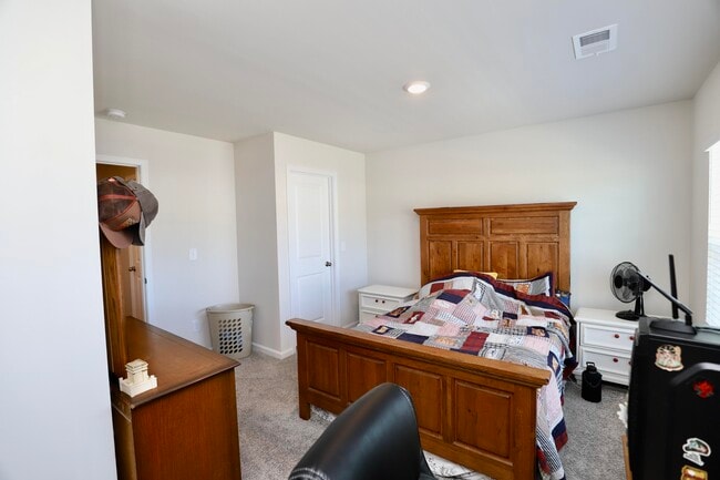 Building Photo - 21 Ciani Ct