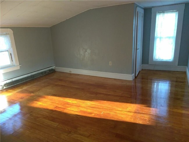 Building Photo - 287 Gifford Rd