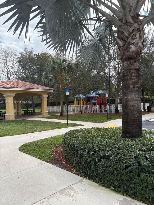 Building Photo - 4323 SW 132nd Wy