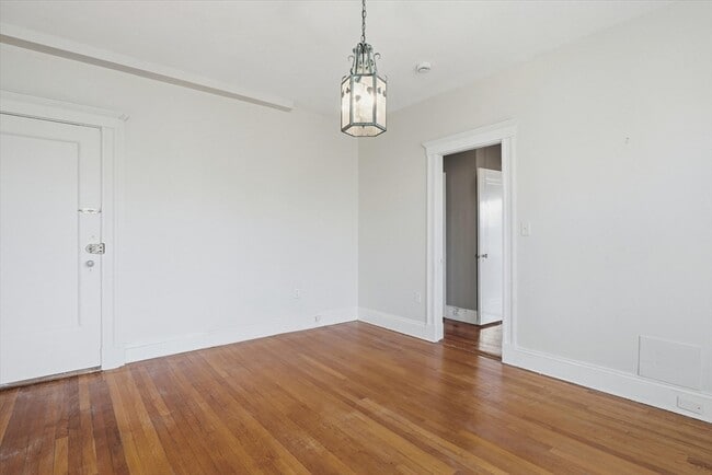 Building Photo - 70 Fenway