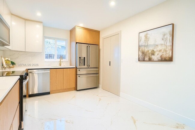 Building Photo - 3801 NE 16th Terrace