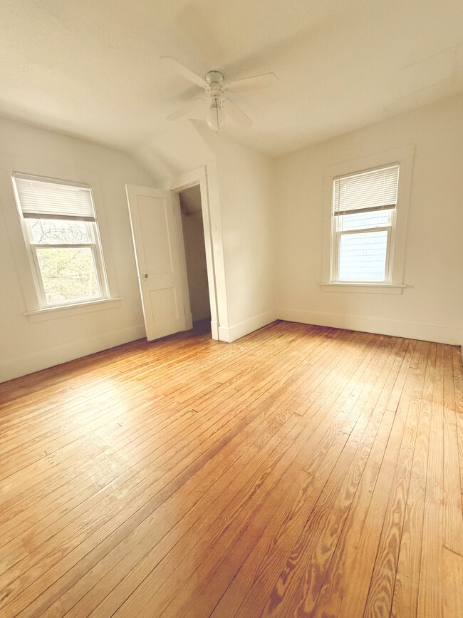 Building Photo - 564 Shroyer Rd