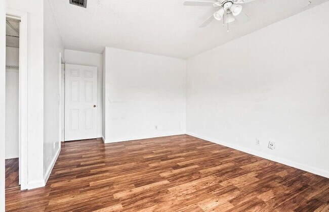 Building Photo - 4151 Oak Terrace Dr