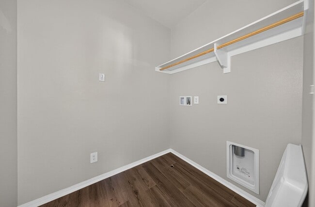 Building Photo - 1037 Yuzu Wy