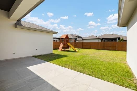 Building Photo - 20 Zinnia St