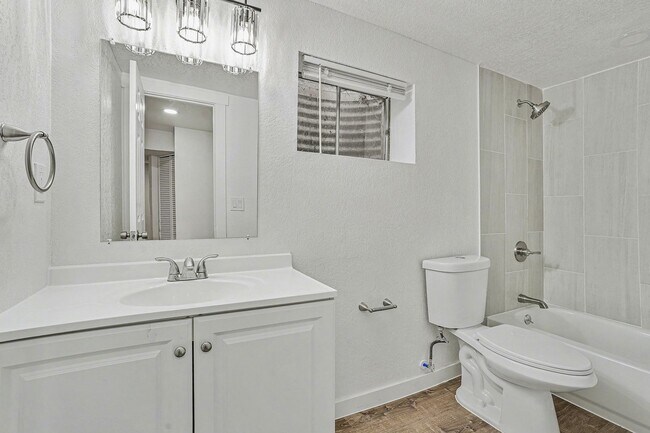 Building Photo - Renovated Duplex Available in Arvada!