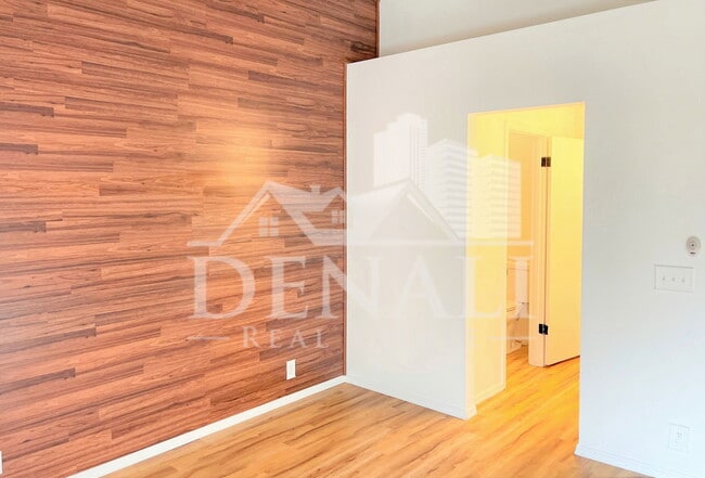 Building Photo - 5093 W Whitten St