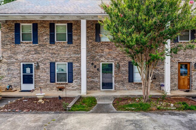 Building Photo - 686 Bethany Ct