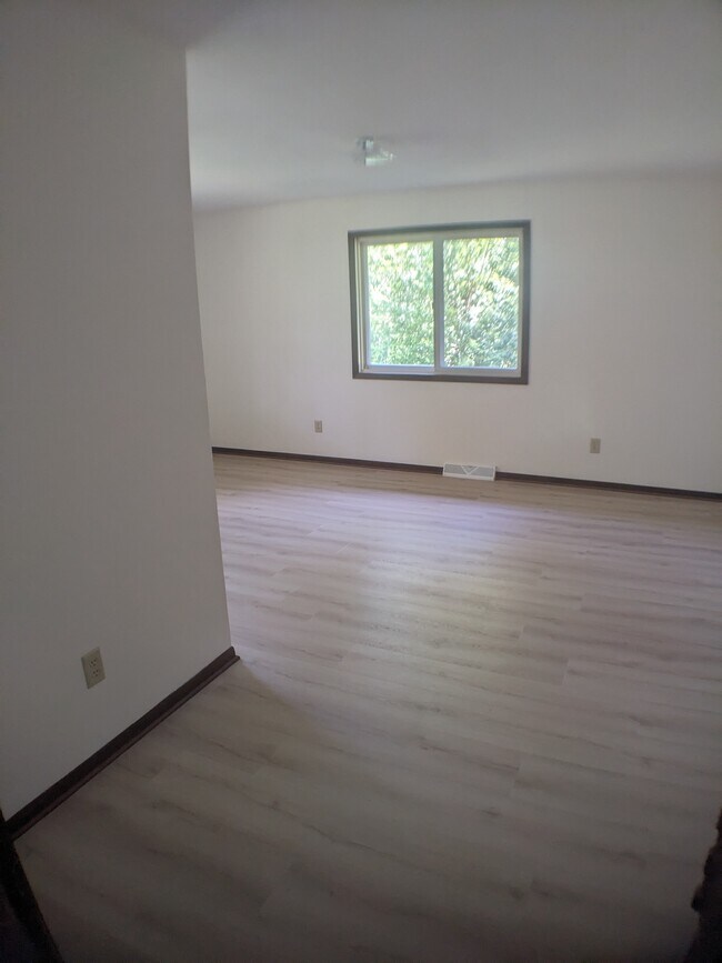 Building Photo - 5427 Dominick Dr