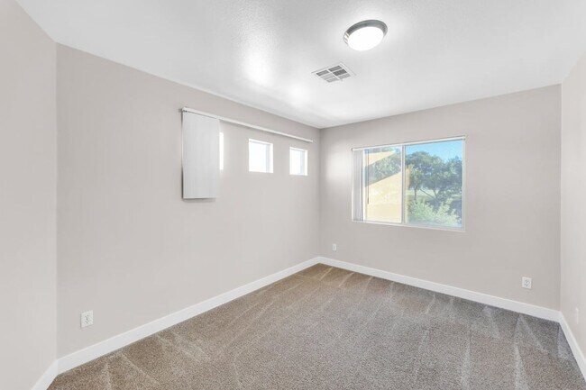 Building Photo - Stunning Remodeled Summerlin Home!