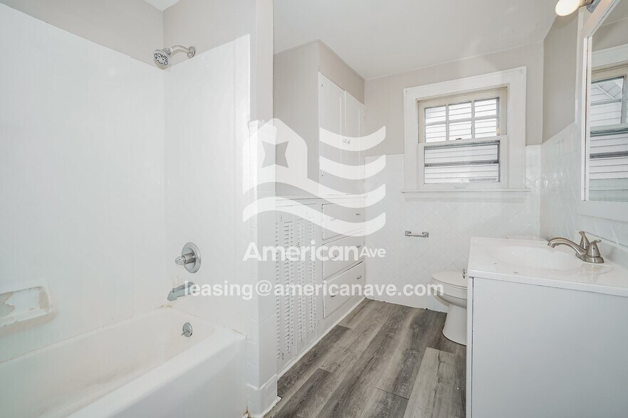 Building Photo - 1173 Herberich Ave