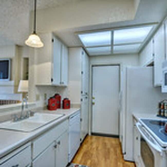 Building Photo - South Natomas One Story with 1 car garage 2 Bed 2 Bath