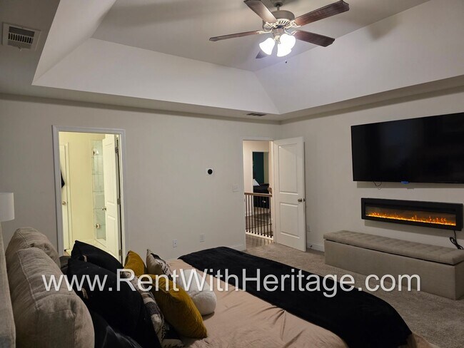 Building Photo - Amazing 5 Bedroom/ 3 Bath Home in Sweetwater, a Swim Tennis Community/ Attention to Detail / Grea...