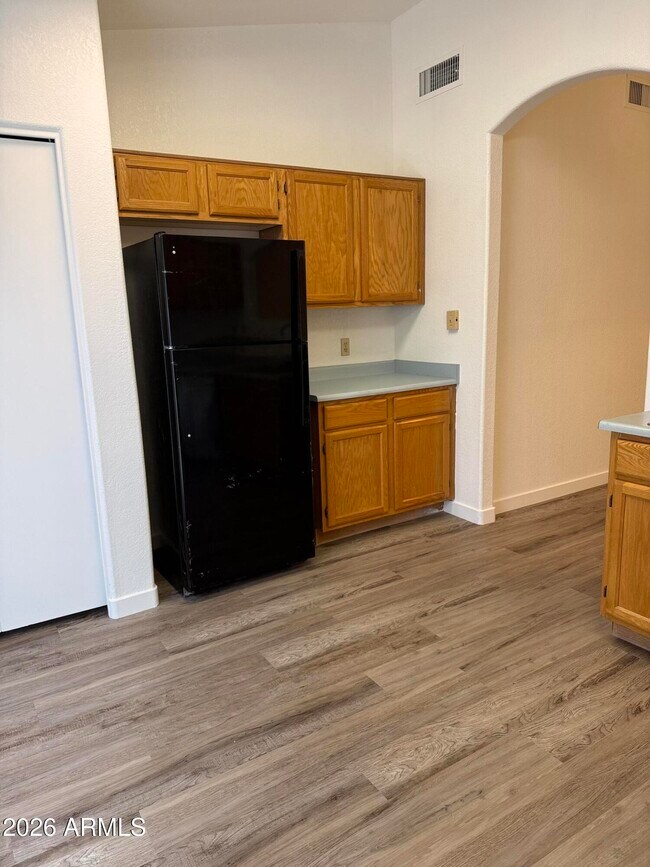 Building Photo - 3510 E Hampton Ave