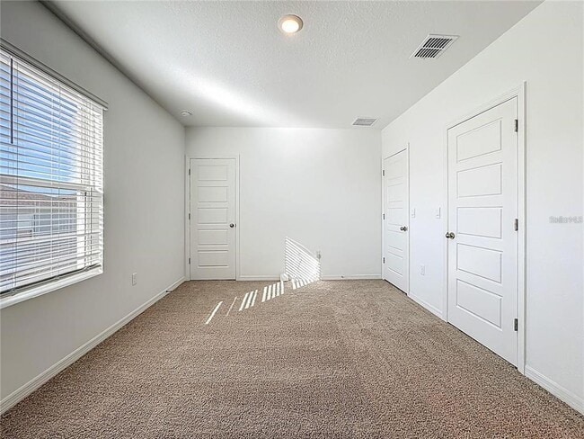 Building Photo - 2649 Olympic Ct