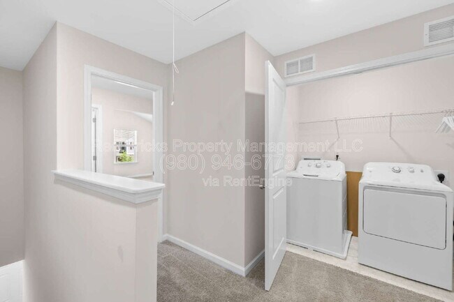 Building Photo - 8113 Murray Br Dr